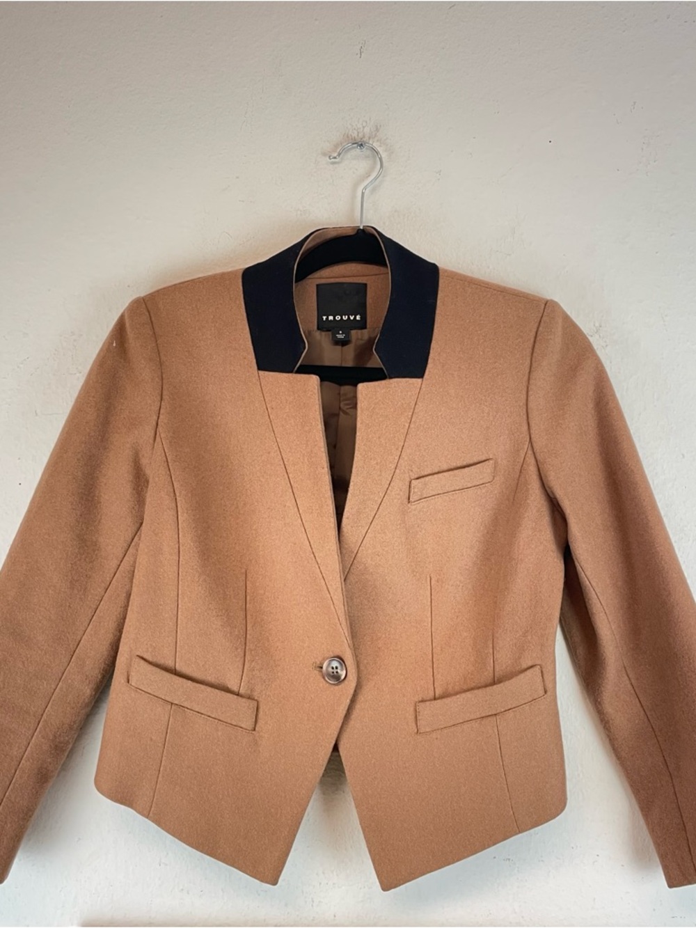 Women's Trouvé Camel Wool Blend Cropped Blazer with Contrast Collar